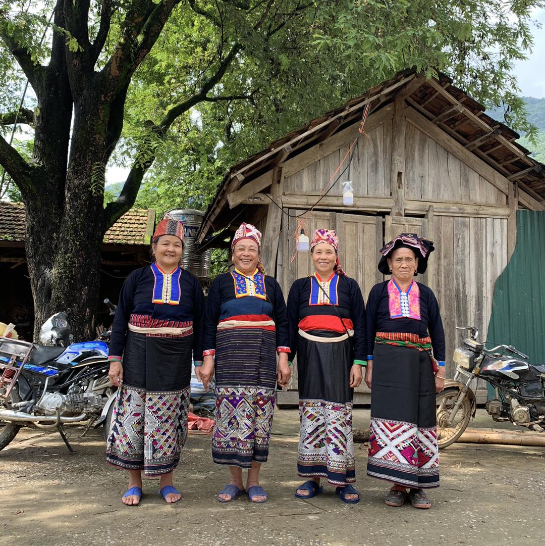 The charming ladies of the Hmong people